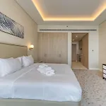 Pvh - Modern Studio In Palm Tower