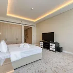 Pvh - Modern Studio In Palm Tower