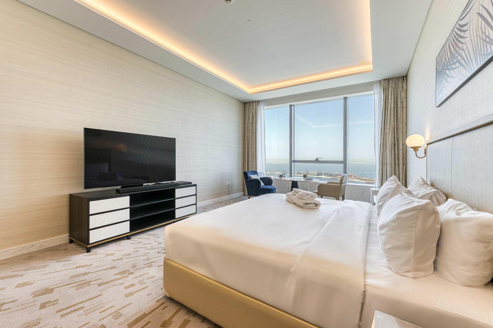 Pvh - Modern In Palm Tower * Dubai