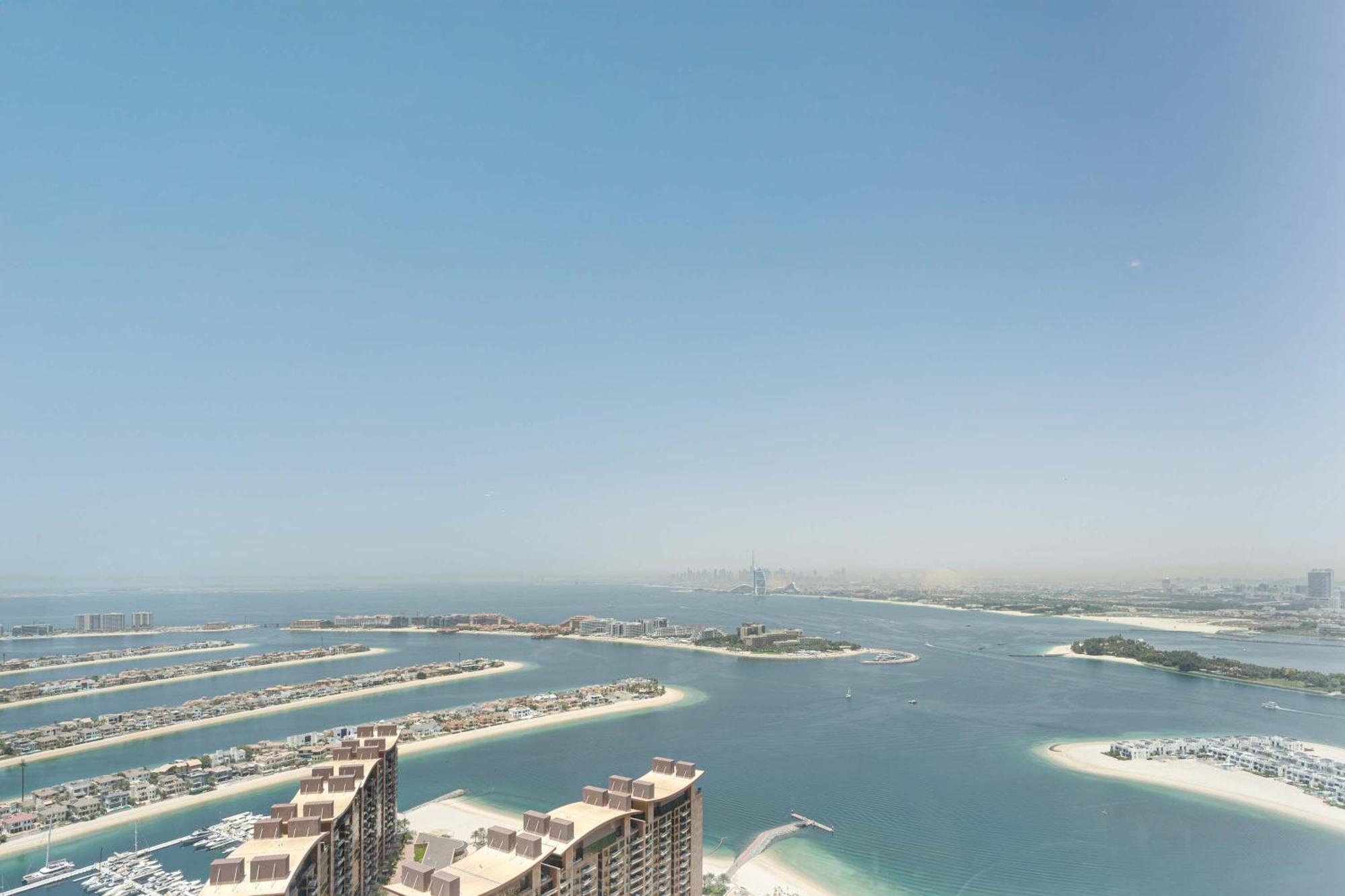 Pvh - Modern In Palm Tower *